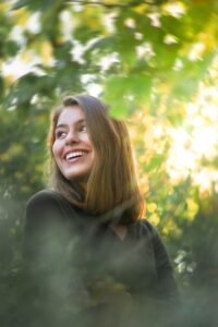 Когда молчание громче слов: Невербальные сигналы в сексе