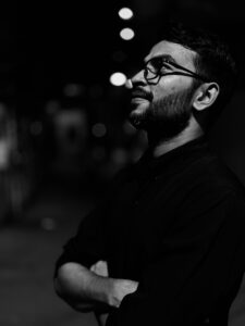 Осязание души: Прикосновения как мост к интимности